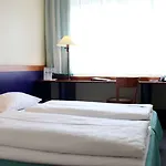 Premier Sued 3*