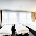 Hotel Premier Sued