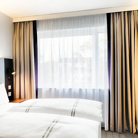 Premier Sued ホテル 3*